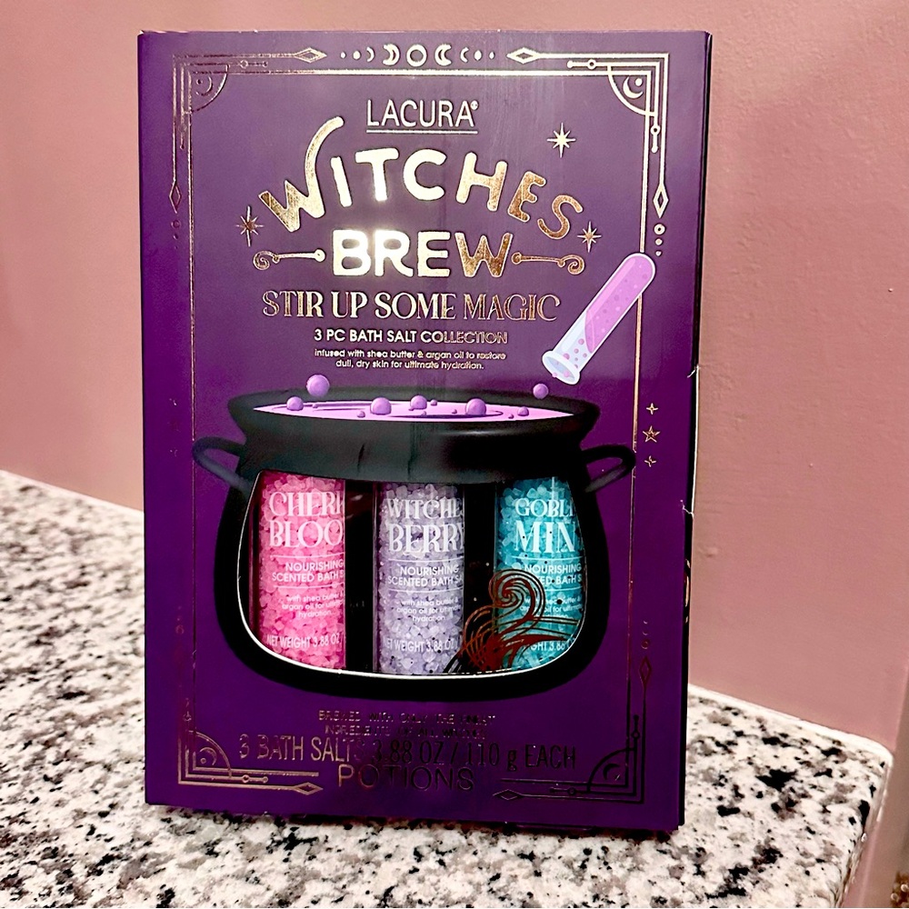 Practical Magic Lacura Witches Brew Halloween Bath Salt Set